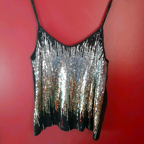 Tops - ❤️2/$25❤️ SEQUIN TANK TOP